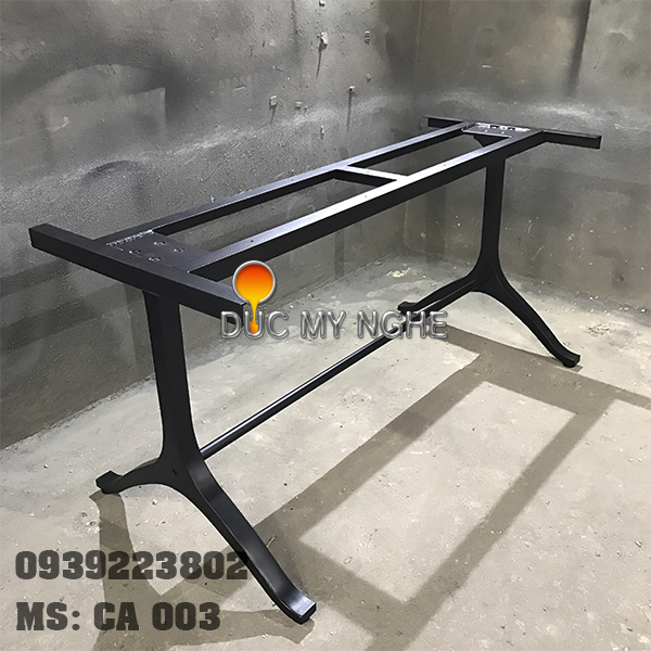 Bàn ăn cafe cổ điển gang đúc chữ Y nhỏ CA 003